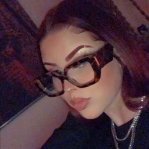 Meet your Posher, Karly